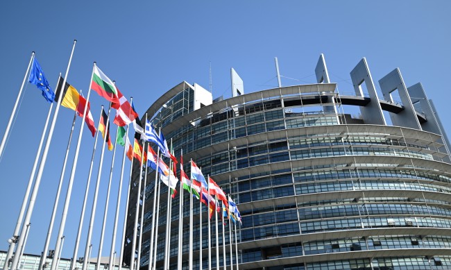 ЕП отхвърли антибългарската поправка в резолюция за РС Македония