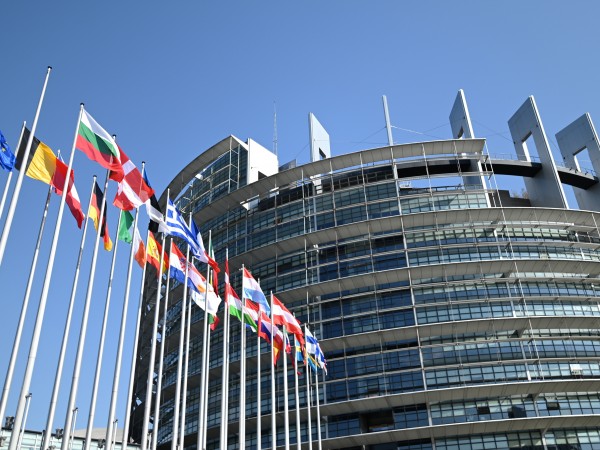 Европейският парламент отхвърли поправка, насочена срещу България, в резолюция за