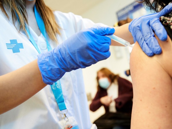 Швеция ще поднови използването на ваксината срещу COVID-19 на "АстраЗенека"
