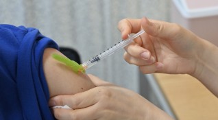 Нищожно малко тежки странични въздействия има при ваксините срещу Ковид 19