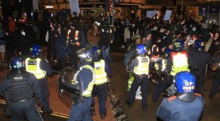 Полицията в английския град Бристол извърши арести при разпръсване на