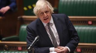 Британският премиер Борис Джонсън обеща в събота да се придържа