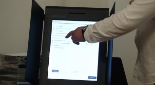 Машините за гласуване ще бъдат дезинфекцирани с етанол и 100