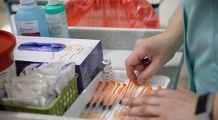 Полша планира да ваксинира срещу COVID 19 най малко 10 милиона души