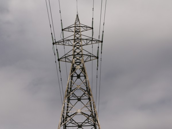 Поскъпване на тока от 1 юли искат енергодружествата, които внесоха