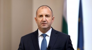 Президентът Румен Радев призова в обръщение българите да гласуват на