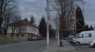 Опасният билборд в Благоевград е отстранен Кметът на града призова