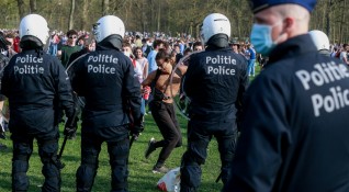 Белгийската полиция използва днес сълзотворен газ и водни оръдия за