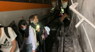 Най малко 51 души са загинали при днешната влакова катастрофа в