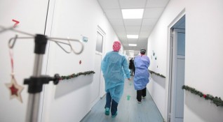 Търсят се десет медицински сестри за първа линия в пернишките