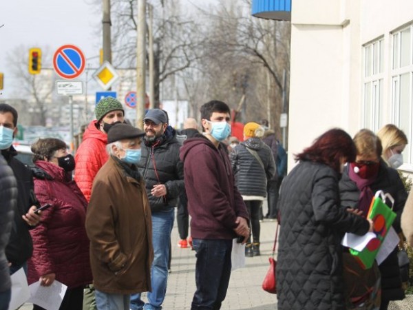 В следващите три месеца в България пристигат близо 1,3 млн.