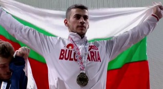 България спечели трети златен медал в двубоите на започналото в