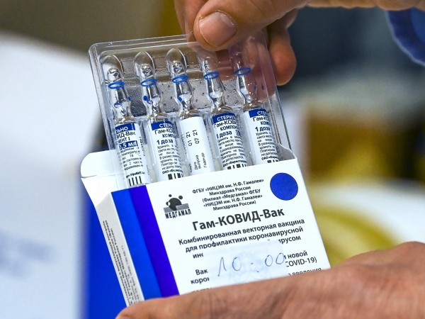 Европейската програма за ваксинация на обществото засега върви мудно, а