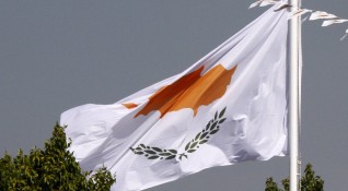 150 известни кипърци от различни социални и политически среди