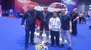 Нов медал за България на европейското по вдигане на тежести