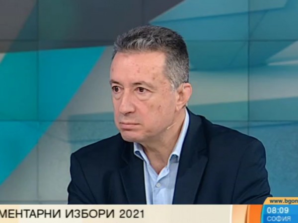 Социалистите Янаки Стоилов и Крум Зарков поискаха оставката на Корнелия