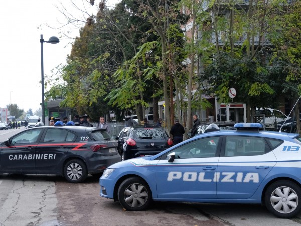 Италиански карабинери и служители на Финансовата гвардия задържаха 70 души