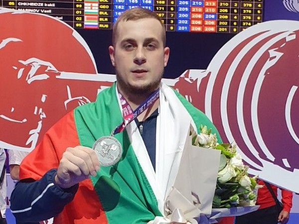 19-годишният Христо Христов извоюва нови два сребърни медала, с което