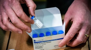 В Европейския съюз започна разпределението на първите доставки от ваксината