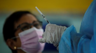 Много от нас се надяват че ваксините срещу коронавируса ще