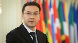 Кандидатът на ГЕРБ за премиер е Даниел Митов съобщи лидерът