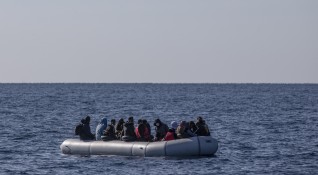 Четиресет и един мигранти са загинали при потъване на лодката