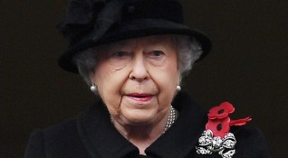 Тайните послания на кралицата чрез бижута какво казва брошката носена