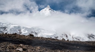 Трима руски алпинисти са изчезнали в планинската верига Анапурна в