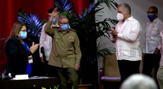Мигел Диас Канел замени Раул Кастро като лидер на Куба и