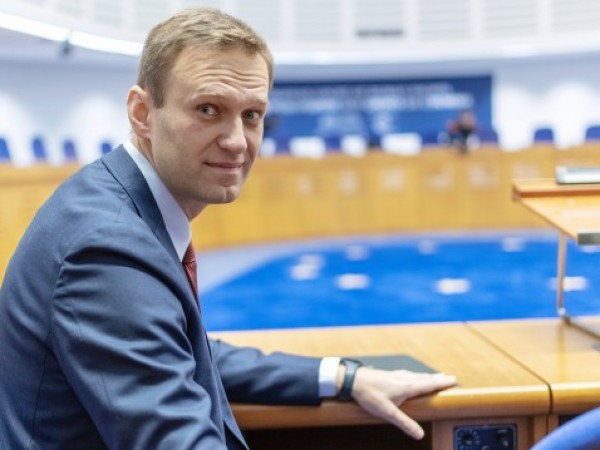 Близки на руския опозиционер Алексей Навални медици, включително личният му