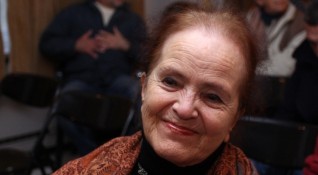 Голямата българска художничка Дора Бонева почина на 85 годишна възраст През