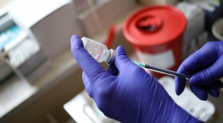 Ваксинираните срещу коронавируса в глобален мащаб са близо 1 милиард