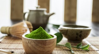 Матча е японски фино смлян зелен чай който има невероятни