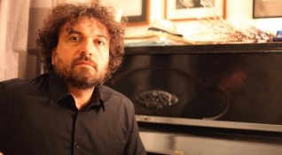Композиторът Петър Дундаков обединява класическа музика джаз народни мотиви и