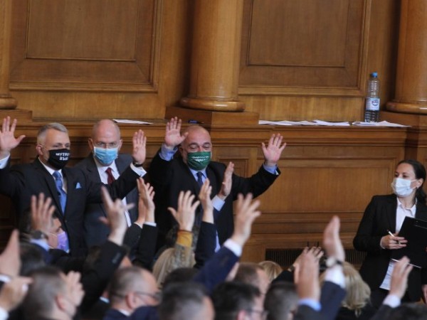 Новите партии в парламента обвиниха ДПС, БСП и ГЕРБ в