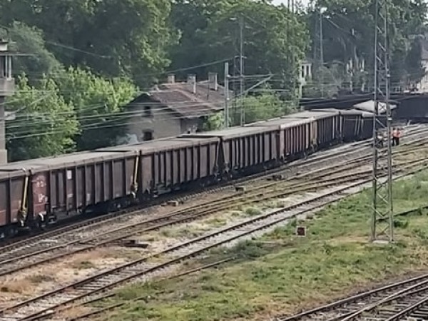 Пожар е избухнал в товарен влак, пътуващ от Бургас за