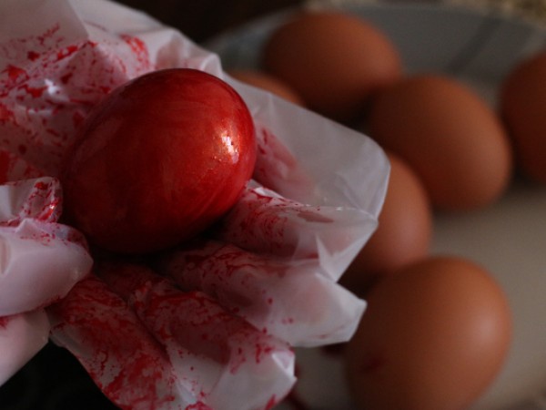 Дни преди Великден диетолози предупреждават, че боите за яйца на