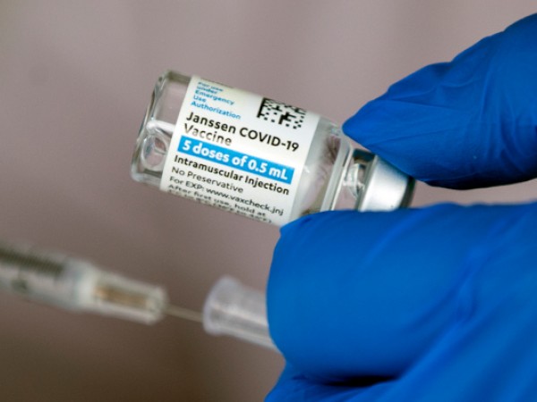 140 милиона възрастни американци вече се ваксинираха срещу COVID-19, фармацевтичните