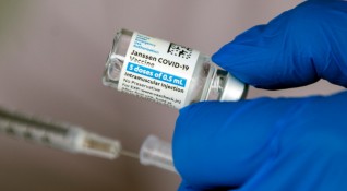 140 милиона възрастни американци вече се ваксинираха срещу COVID 19 фармацевтичните