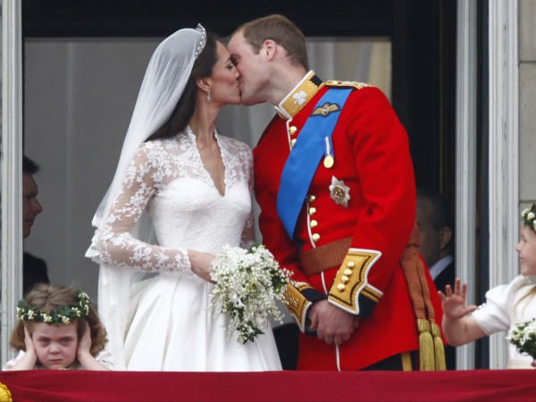 Херцогът и херцогинята на Кеймбридж отбелязват десетата си годишнина от