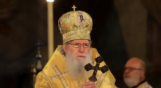 Патриарх Неофит и митрополитите от Светия синод на Българската православна
