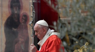Папа Франциск в събота стартира едномесечен молитвен маратон за да