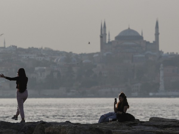 Турция отменя задължителните PCR тестове за COVID-19 за пътуващите от