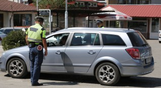 Полицейските проверки по пътищата в цялата страна установиха много нарушения