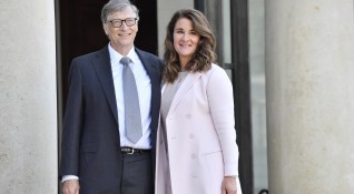 Милиардерът Бил Гейтс съосновател на корпорацията Майкрософт и съпругата му
