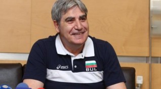 Бившият селекционер на България Камило Плачи ще бъде новият селекционер