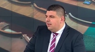 Премиерът в оставка обвини Демократична България ДБ на извънредна пресконференция