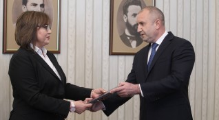 Снимки Димитър Кьосемарлиев Президентът Румен Радев връчи мандата на парламентарната