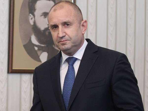 Започнаха консултациите на президента Румен Радев с парламентарно представените партии