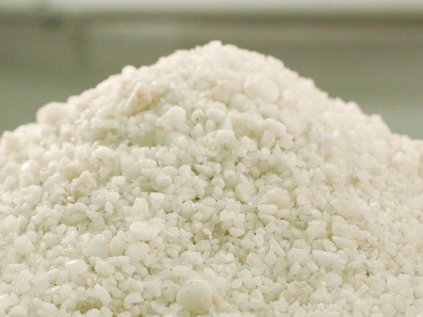 Болшинството от хората консумират два пъти повече сол от препоръчаната